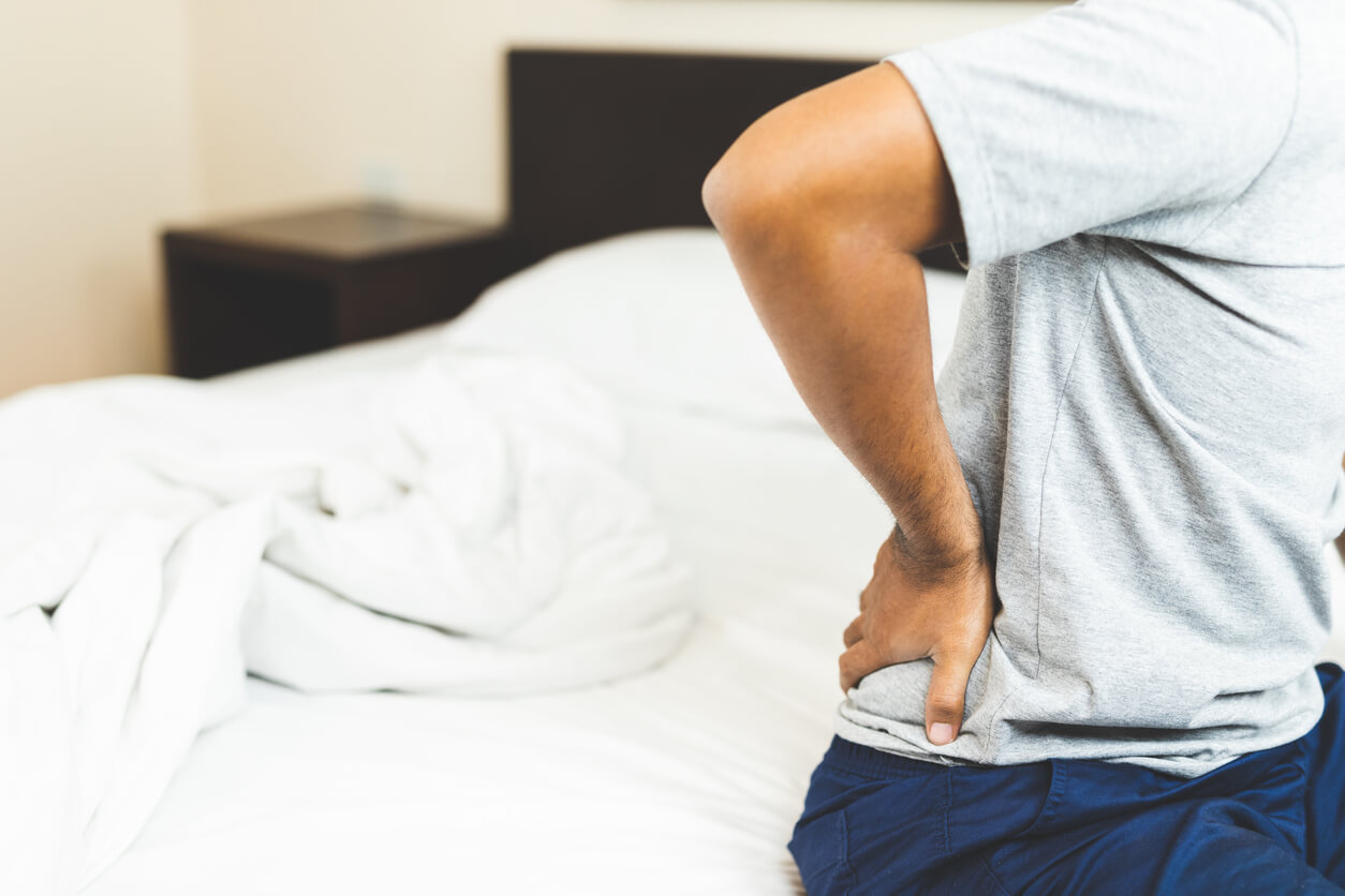In this blog article, we will detail some of the most common causes of lower right back pain and how to treat the root of the problem.