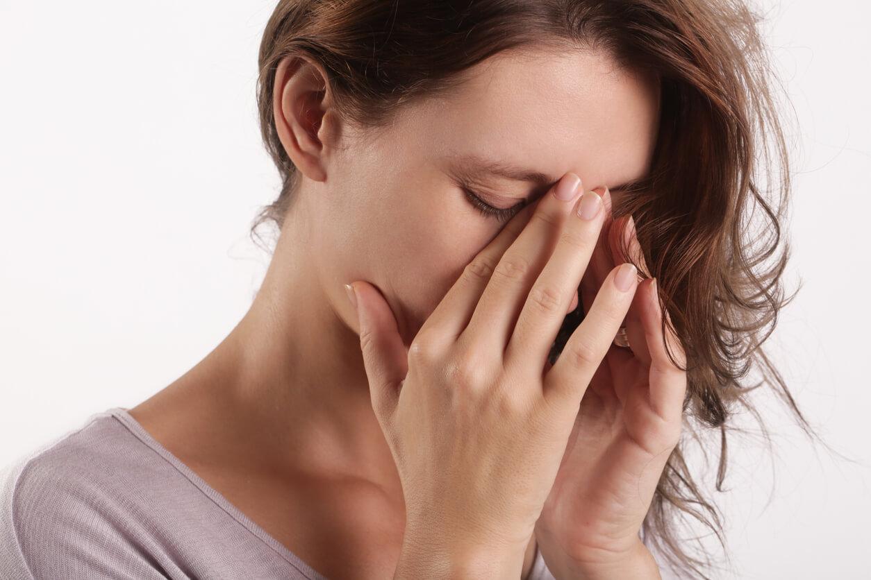 You can minimize sinus infection discomfort with at-home therapy and over-the-counter medications. Here are some of the best OTC options for a sinus infection.