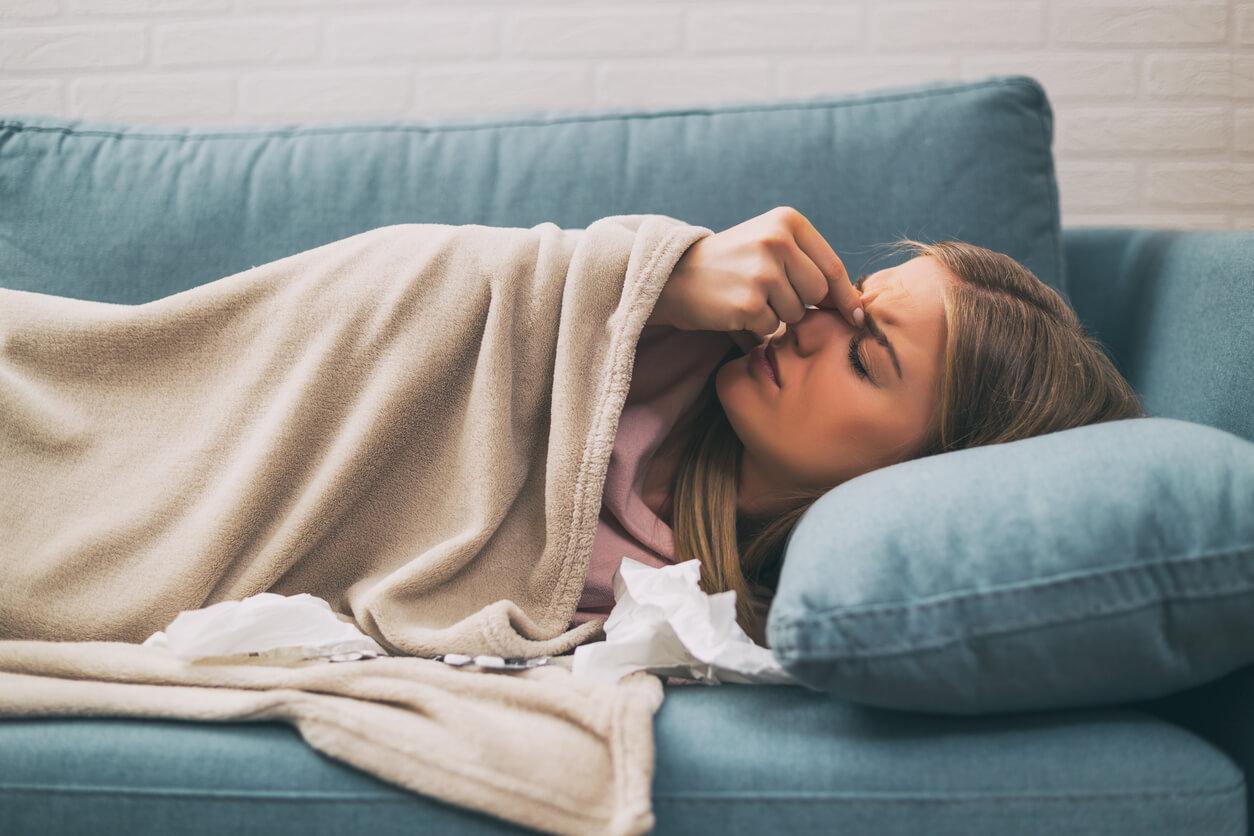 A sinus infection and a coronavirus-19 (COVID-19) infection can seem similar. Learn more about the differences between these conditions and how to treat them.