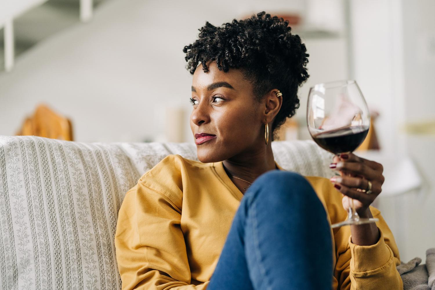 In this blog post, we’ll explore how metformin and alcohol interact. We’ll also discuss if it's safe to mix them, and other risks and side effects of drinking as a type 2 diabetic.