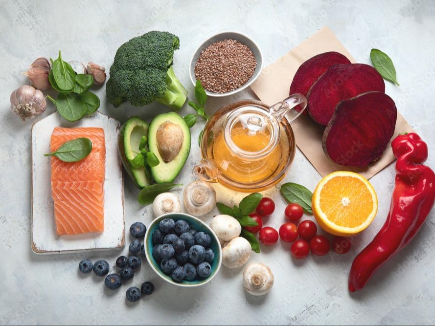 While no individual food no single food can protect people from cancer, these 19 foods are rich in antioxidants, phytochemicals and other compounds that may kill cancer cells, reduce tumor growth or reduce the risk of developing cancer.