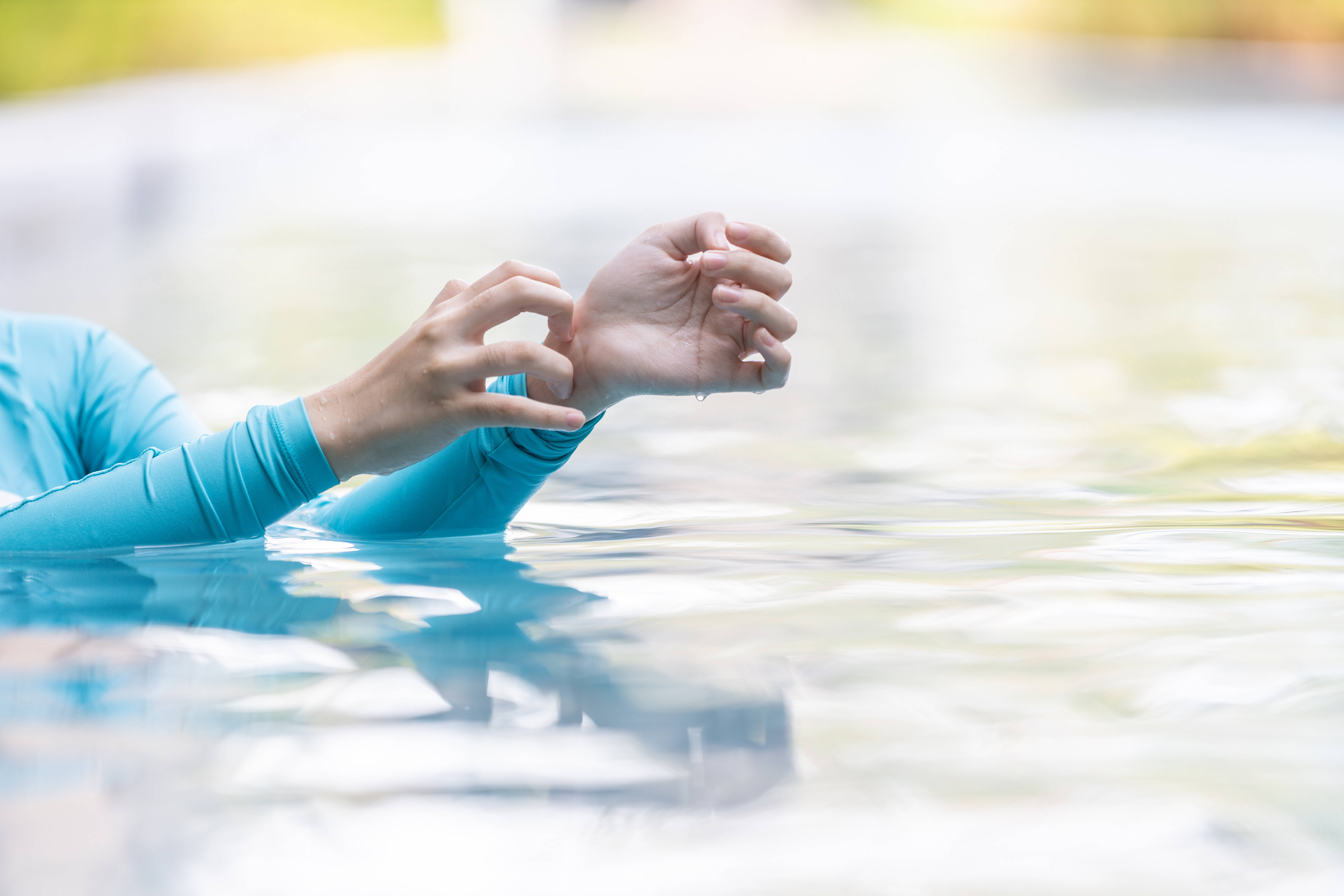 When spring and summer roll around, many people swap out their snow boots for swim suits as they get ready to enjoy days of swimming in lakes or the beach. Every year, swimmers and water lovers alike have to face a condition known as swimmer's itch.